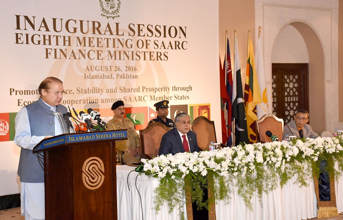 رئيس الوزراء الباكستاني يؤكد التزام بلاده للعمل المشترك مع رابطة “سارك” في محاربة الفقر والبطالة والأمية