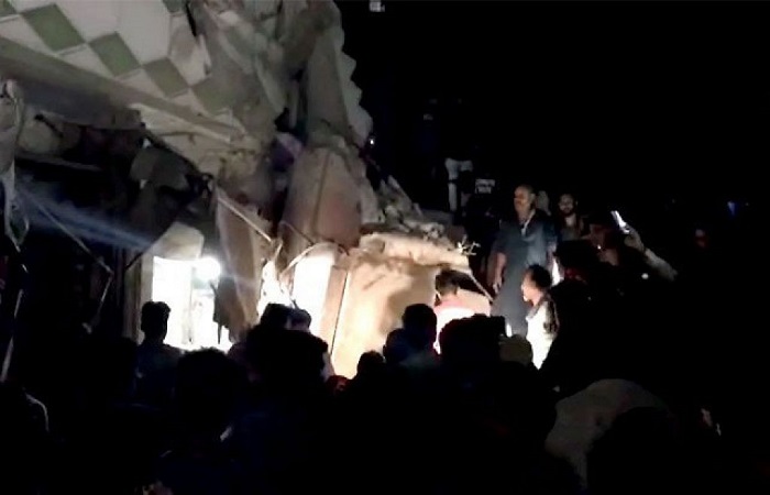 مقتل خمسة أشخاص إثر انهيار مبنى سكني في كراتشي
