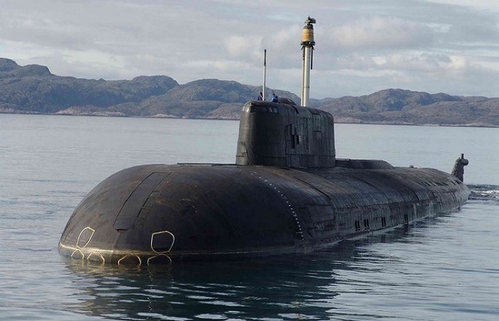 غواصة “سمولينسك” الروسية النووية تطلق صاروخا مجنحا في بحر بارينتس