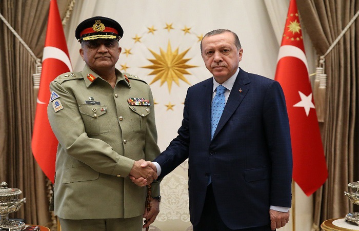 رئيس أركان الجيش الباكستاني  يلتقي برئيس التركي رجب طيب اردوغان