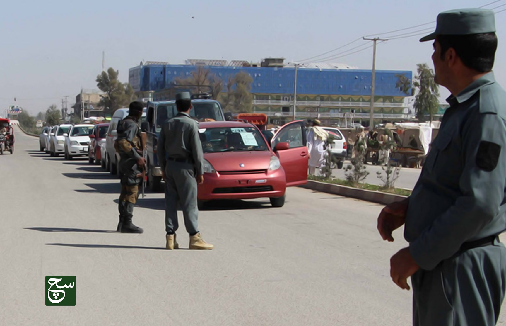 مقتل شخص وإصابة سبعة بتفجير استهدف قاعدة عسكرية شرق أفغانستان