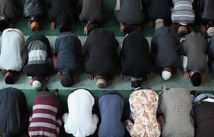 دراسة: صلاة المسلمين تقي من آلام أسفل الظهر