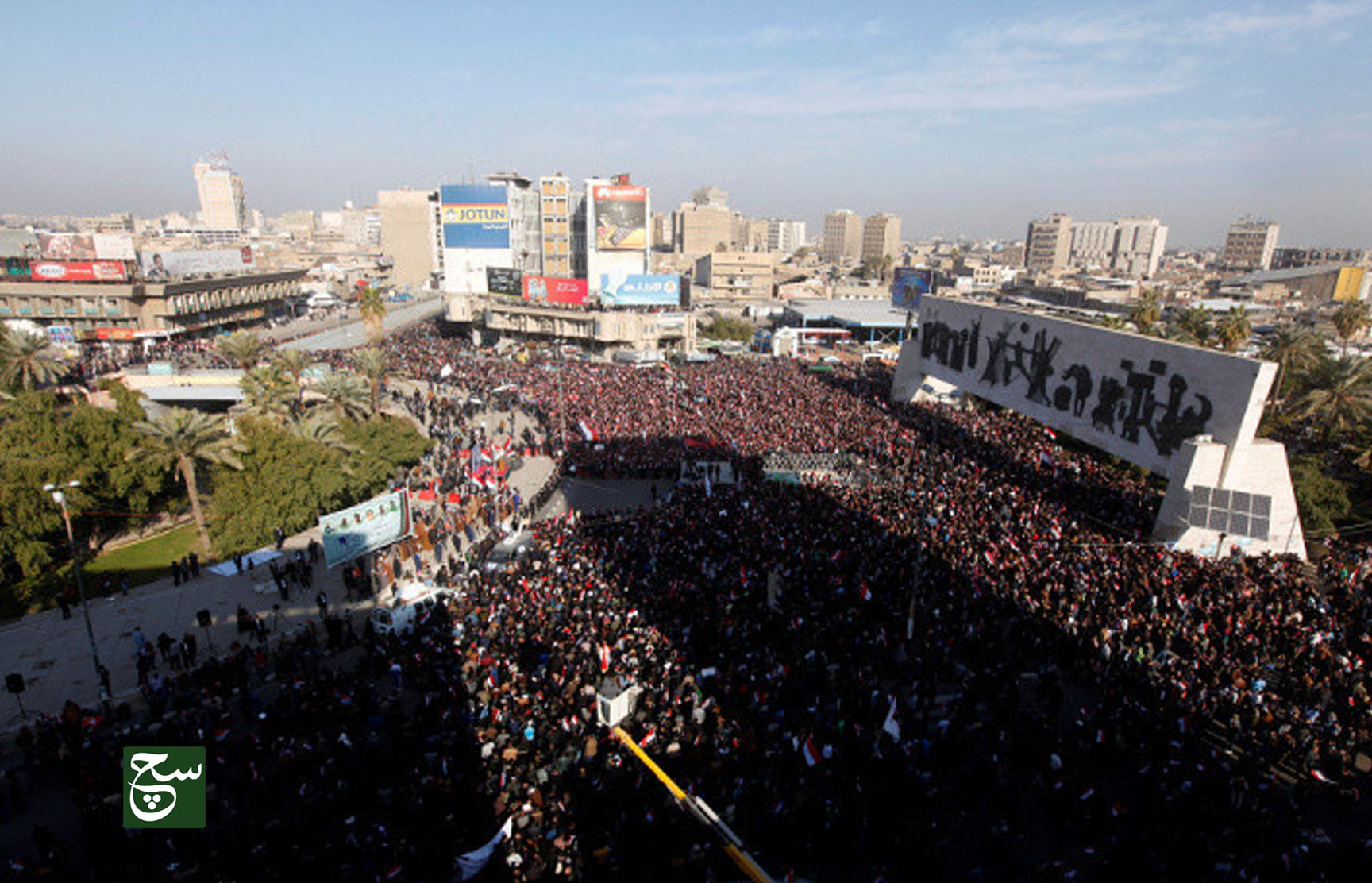 الصدر يدعو إلى الاستمرار في التظاهر السلمي ويهدد بمقاطعة الانتخابات