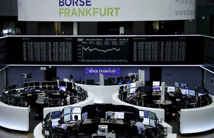 أسهم أوروبا تتراجع للجلسة الرابعة والبنوك تقود الخسائر