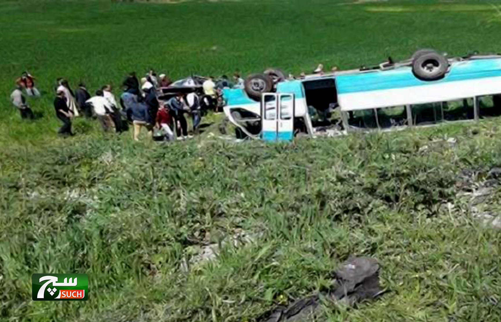 مقتل وإصابة أكثر من 38 شخصا جراء سقوط حافلة في إيران