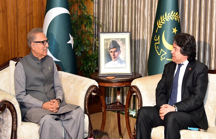 السفير التركي لدى اسلام آباد يلتقي الرئيس الباكستاني