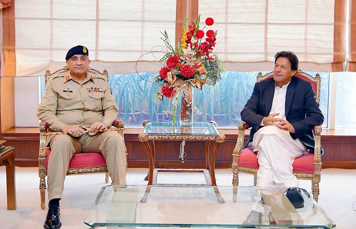 رئيس أركان الجيش الباكستاني يلتقي رئيس الوزراء الباكستاني