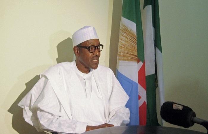 الرئيس النيجيري يكشف حقيقة استبداله بشخص يشبهه
