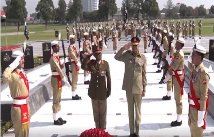 قائد الجيش في جنوب أفريقيا يلتقي رئيس الأركان الجيش الباكستاني