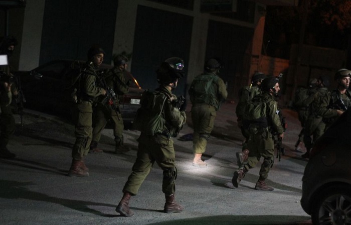 العدو الاسرائيلي يشن حملة اعتقالات بحق الفسلطينيين في الضفة والقدس