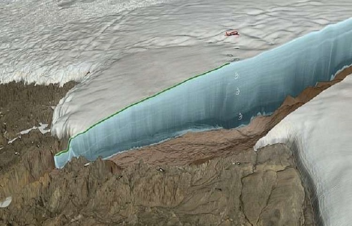 حفرة سحيقة في غرينلاند أحدثها نيزك بقوة 47 مليون قنبلة هيروشيما