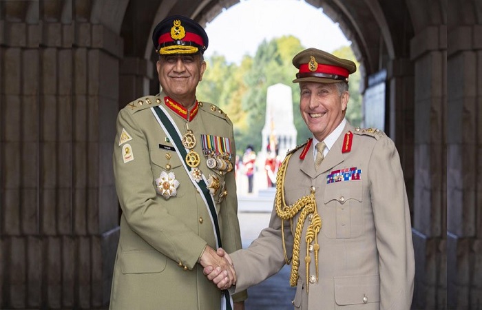 رئيس أركان الجيش الباكستاني يلتقي رئيس أركان الدفاع البريطاني