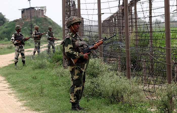 إصابة مدني باكستاني جراء إطلاق النار من قبل القوات الهندية على الحدود بين البلدين