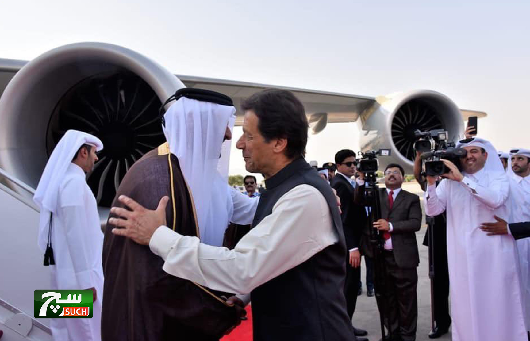 أمير قطر يغادر باكستان بعد محادثات تناولت بناء شراكة اقتصادية قوية