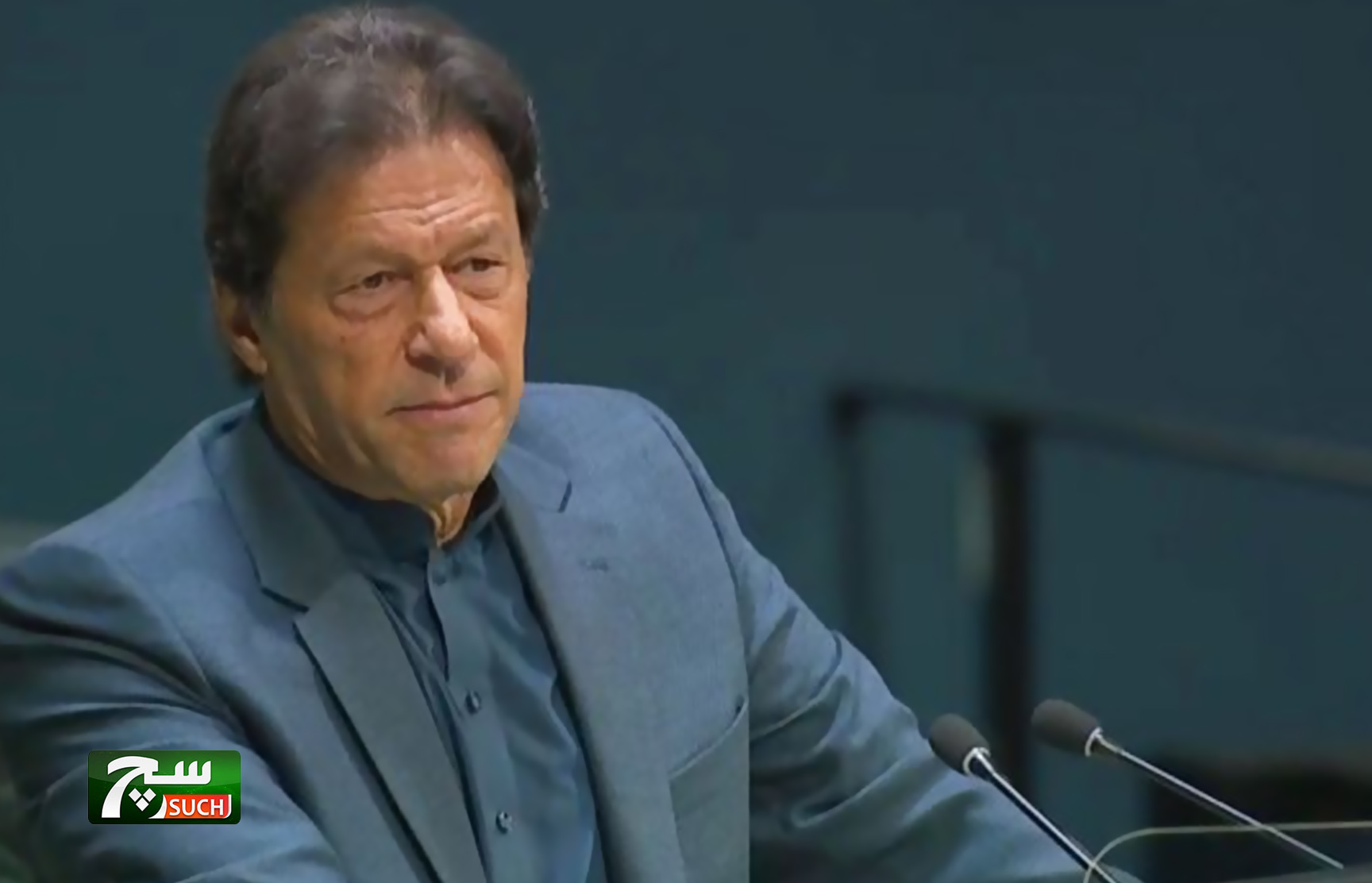 عمران خان : باكستان لن تقف متفرجة أمام الانتهاكات عبر خط المراقبة فى كشمير