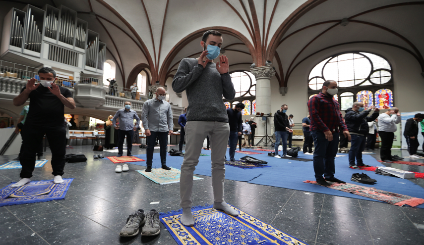 كنيسة فى برلين تستضيف مسلمين لأداء الصلاة
