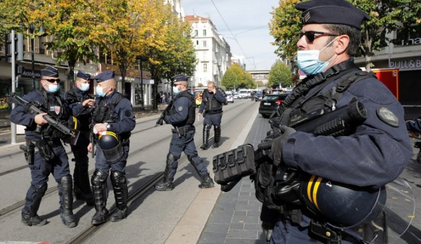 الأمن الفرنسي يقمع مظاهرات ضد مشروع قانون يطال الحريات