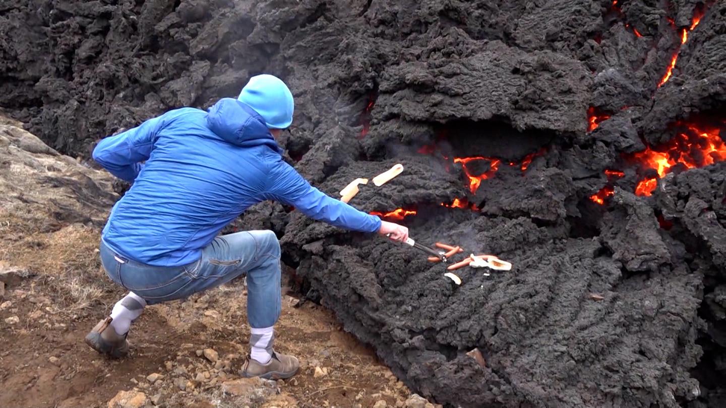الطهي على الحمم البركانية في أيسلندا