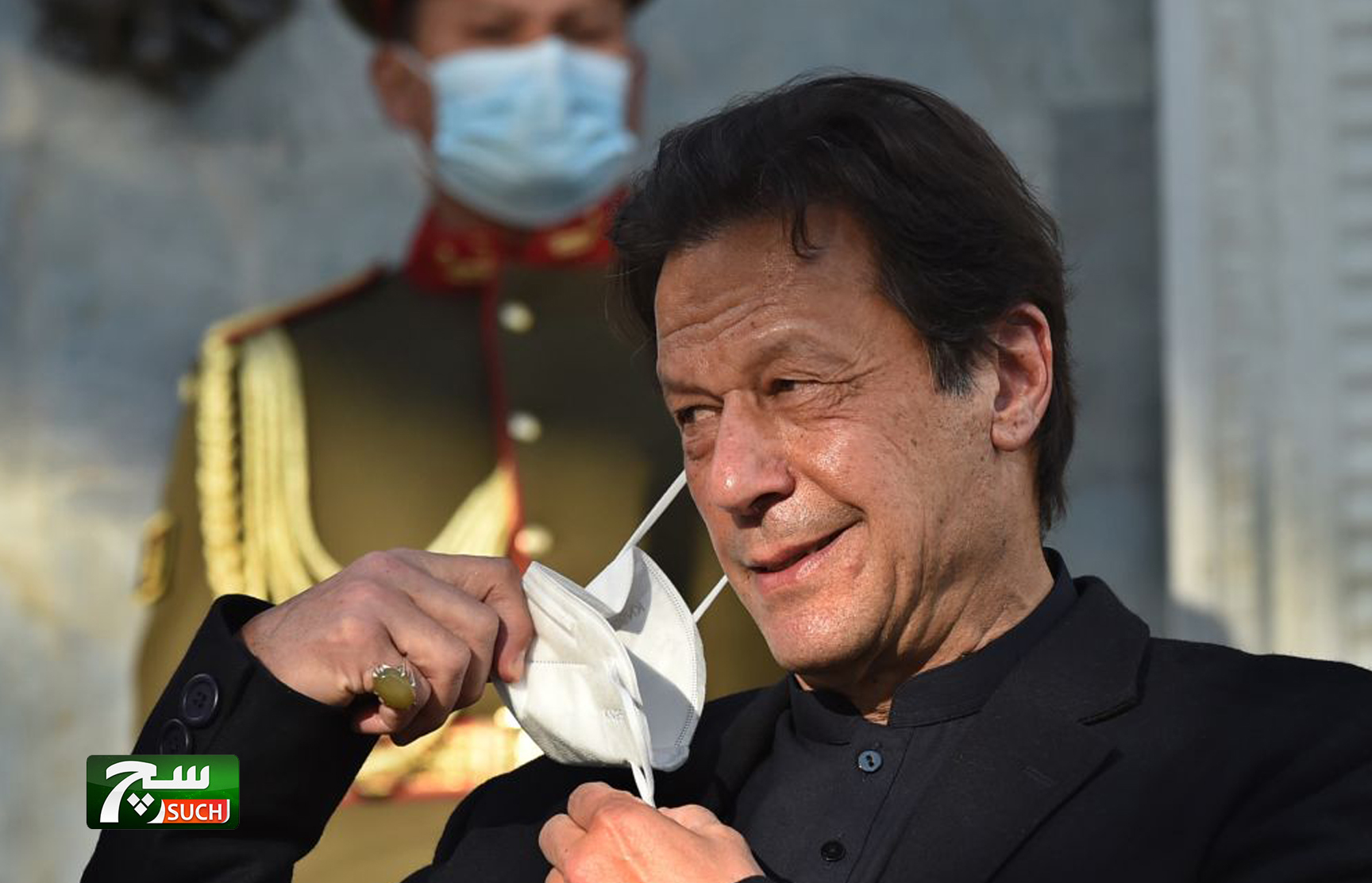 رئيس وزراء باكستان يعود للعمل بعد تعافيه من كورونا