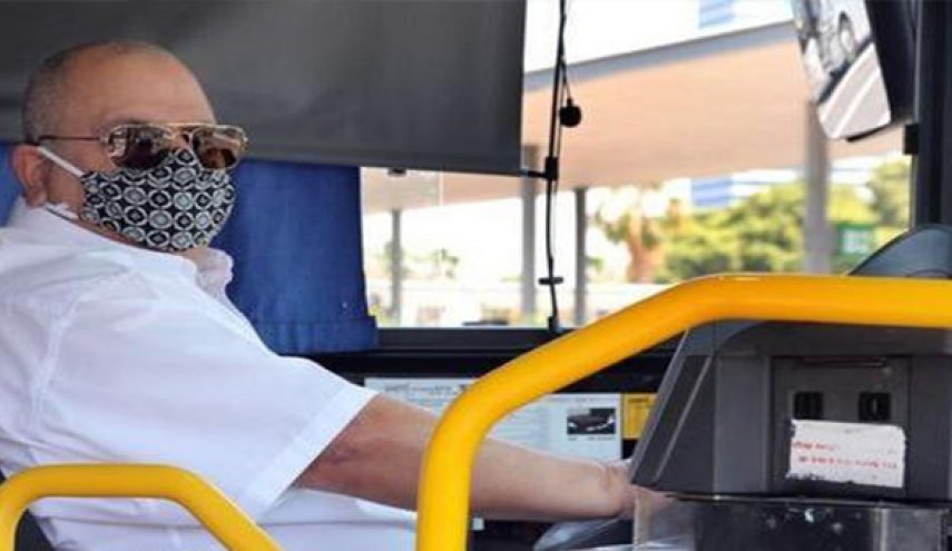 امرأة شرسة “تعض” سائق حافلة طلب منها ارتداء الكمامة