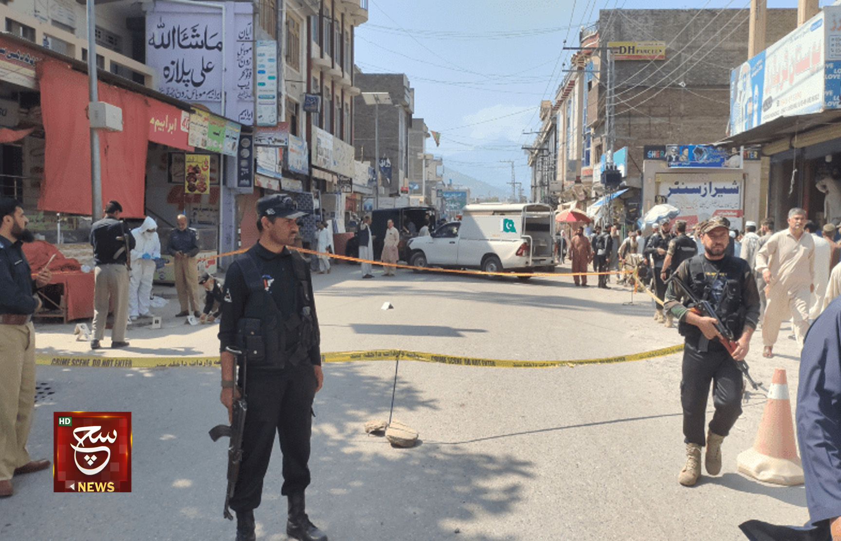 إستشهاد ضابطين وحارس لأحد البنوك المحلية فى هجوم مسلح شمال غرب باكستان