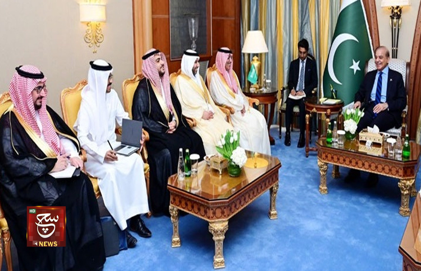 رئيس الوزراء الباكستاني ووزراء سعوديون يناقشون آفاق الاستثمار والتجارة في باكستان