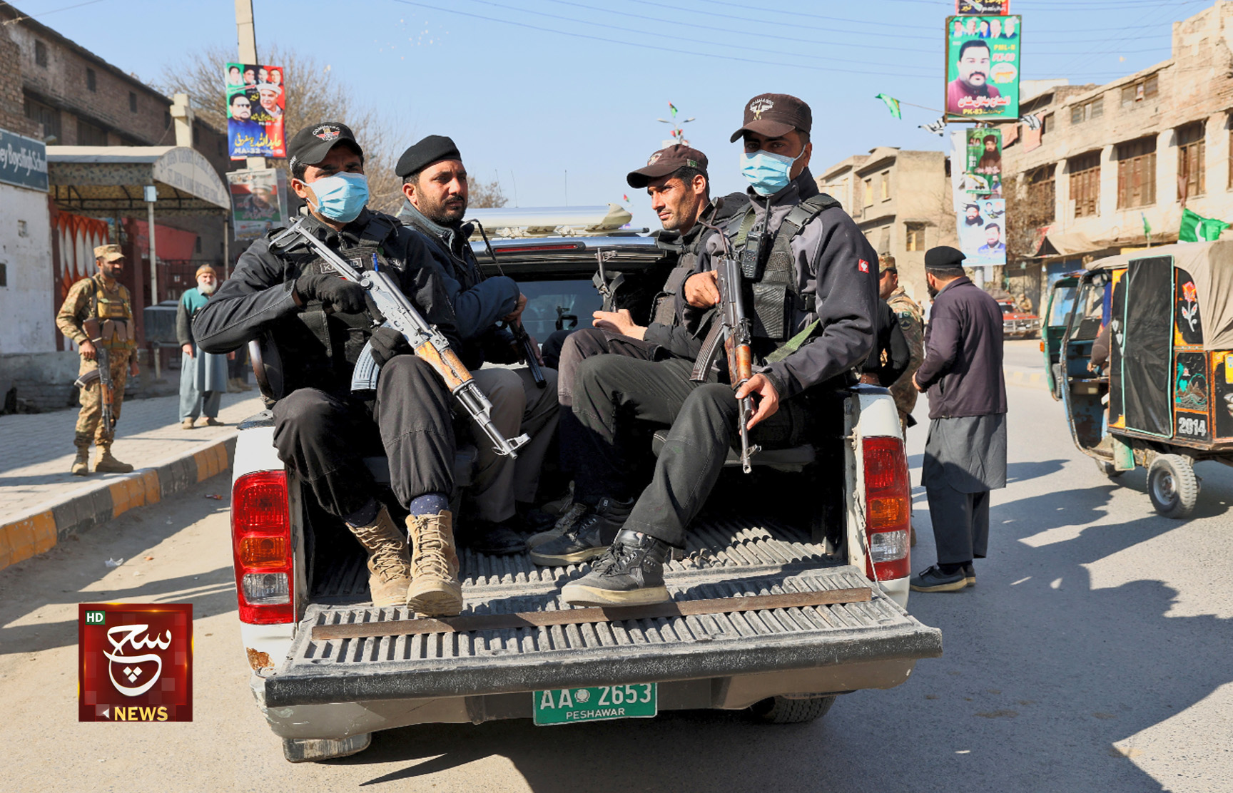 الشرطة: إستشهاد 5 عناصر في هجوم مسلحين بشمال غرب باكستان أثناء الانتخابات