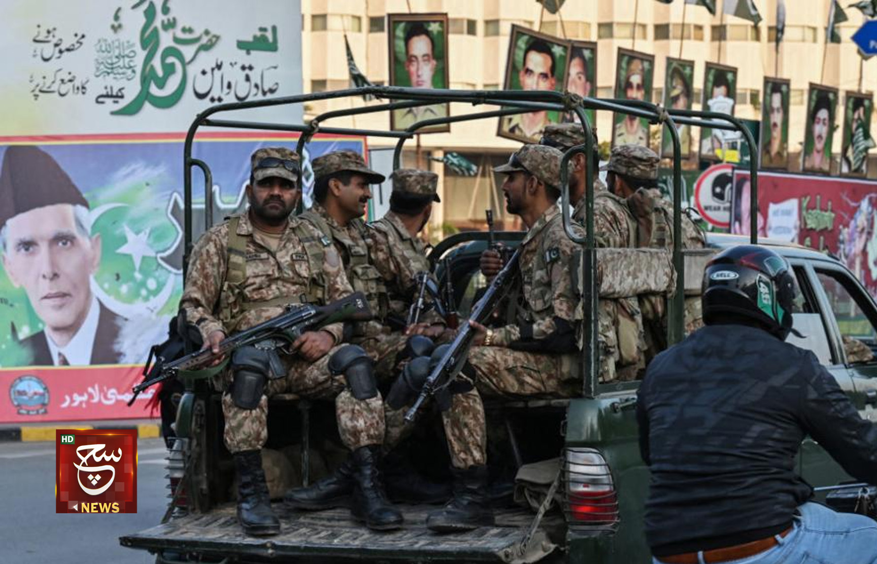 إستشهاد سبعة جنود باكستانيين في تفجير آليتهم العسكرية