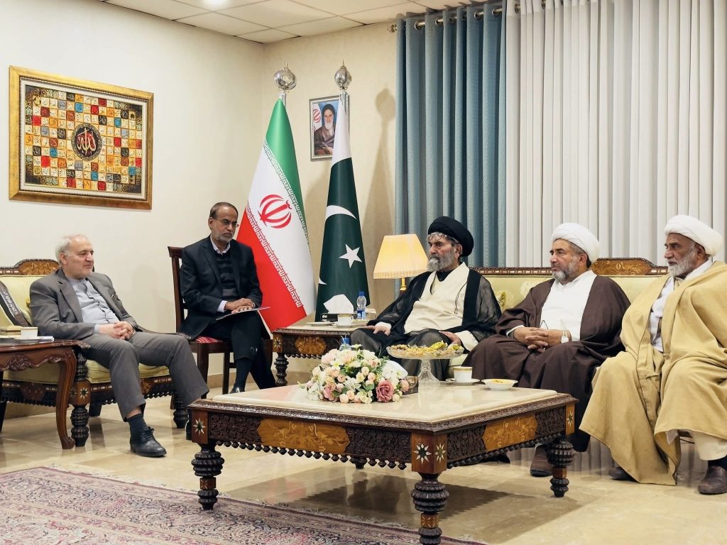 زعيم الشيعة في باكستان يؤكد: إيران وباكستان جنبًا إلى جنب في أوقات الشدة