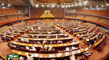 برلمان باكستان يوافق على شروط النقد الدولي بحثاً عن حزمة إنقاذ