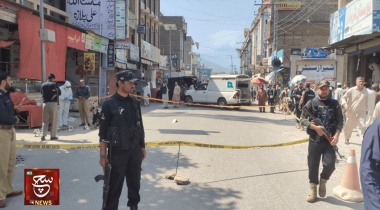 إستشهاد ضابطين وحارس لأحد البنوك المحلية فى هجوم مسلح شمال غرب باكستان