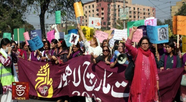 باكستان.. التحقيق مع ضباط ضربوا متظاهرات بمسيرة 8 مارس